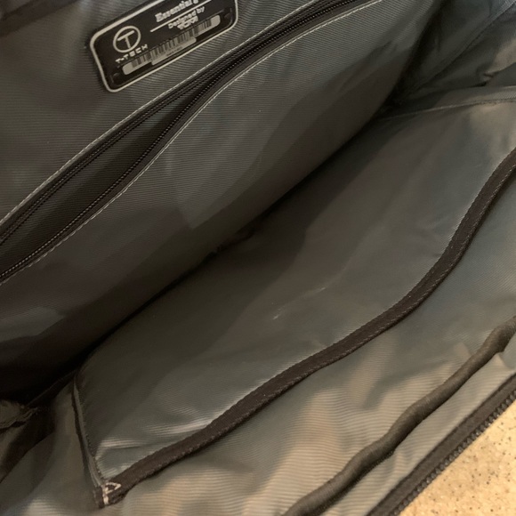 Designed by Tumi - T-Tech laptop briefcase in excellent condition. Storage! - Picture 7 of 7